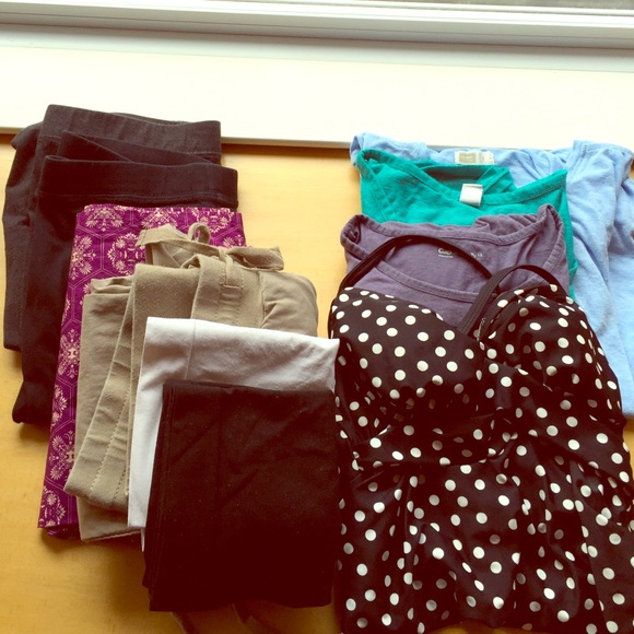 9-pc Maternity clothes bundle plus bonus items!