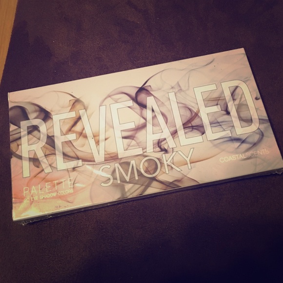 Revealed Smokey Palette