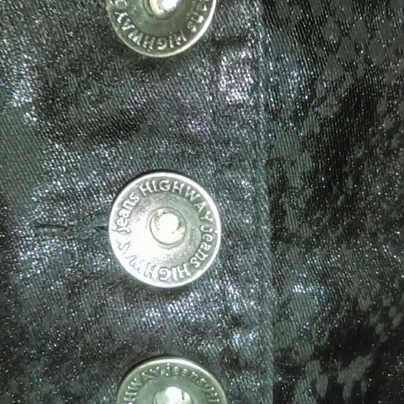 Vest - Picture 2 of 4