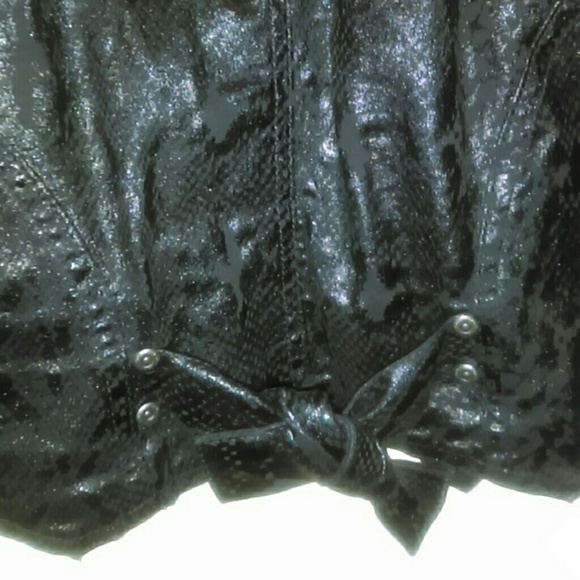 Vest - Picture 4 of 4