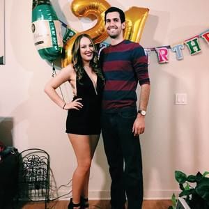 Meet your Posher, Shea