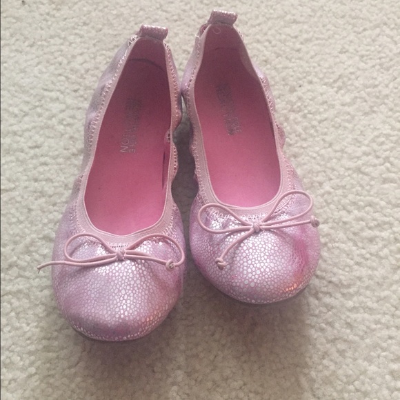 Girls Kenneth Cole ballerina flats - Picture 1 of 2