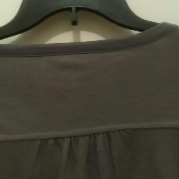 Ladies top - Picture 4 of 4