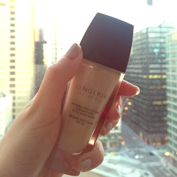 Guerlain lingerie de Peau 02 liquid foundation