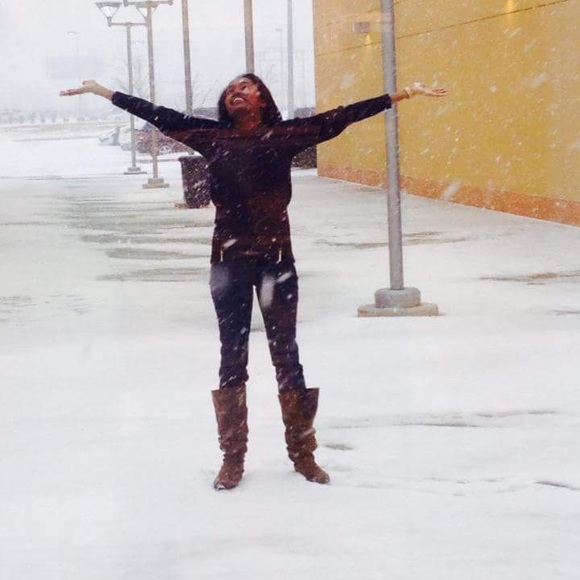 Meet your Posher, Darbi - Picture 2 of 4