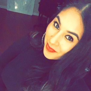 Meet your Posher, Christina