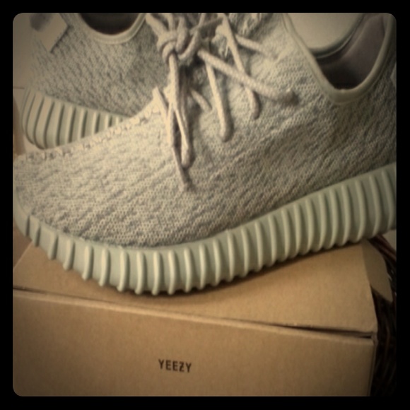 Yeezy boost size 9 mens