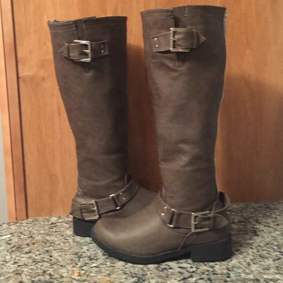 Brown Buckled Zip Up Boots