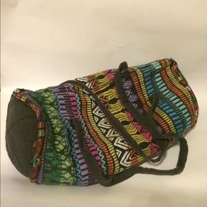 Round woven shoulder bag