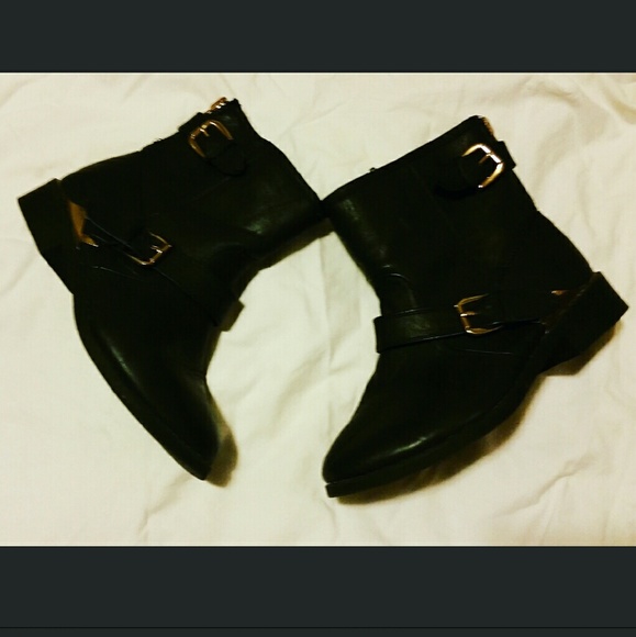 Short Black Boots
