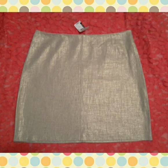 NEW Linen skirt with Gold shine