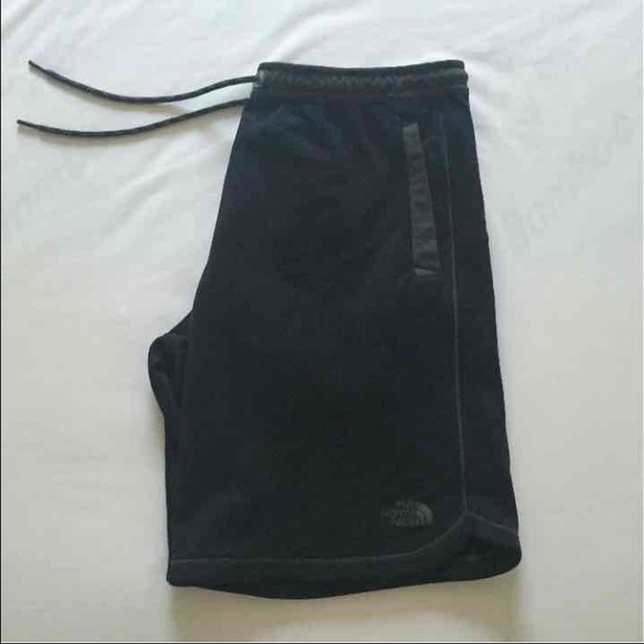 North Face Men's Shorts - Picture 2 of 4
