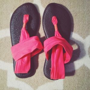 Sanuk Yoga Sling Coral Sandals