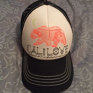 Cali Love hat