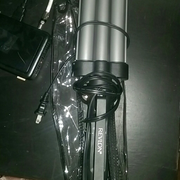 Revlon perfect heat 3 barrel waver.
