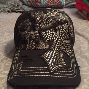 🚫SOLD🚫Cross with studs hat
