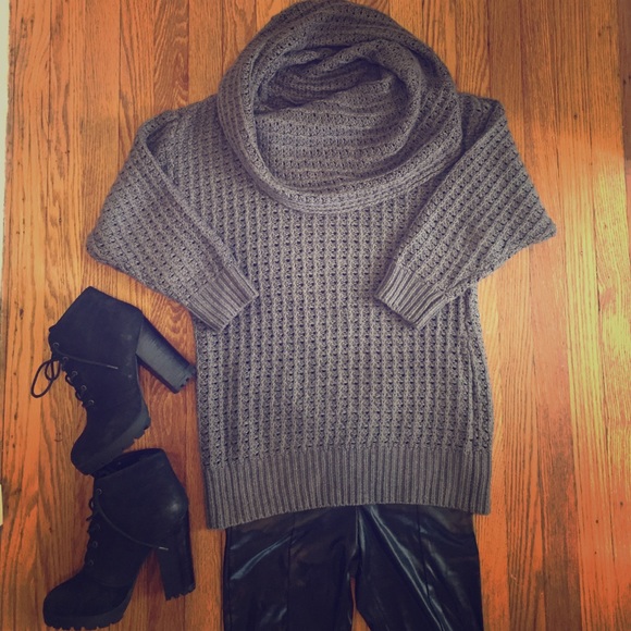 Cozy oversized bebe sweater!