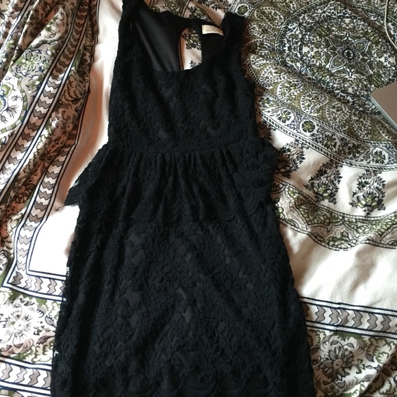 black lace peplum dress - Picture 2 of 4