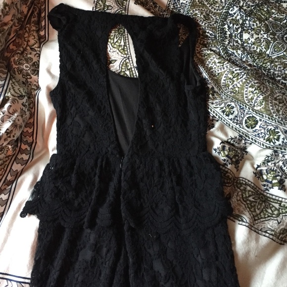 black lace peplum dress - Picture 4 of 4