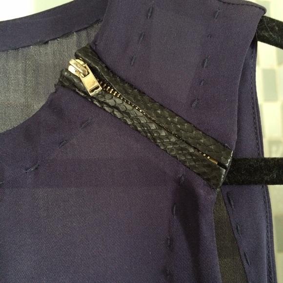 A.L.C. Navy Silk Sheath Dress w/Zipper Shoulder - Picture 3 of 4