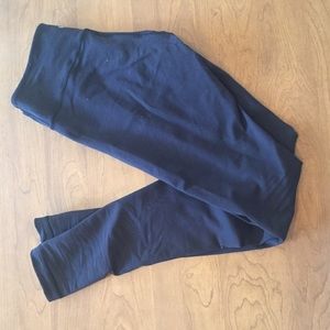 Black wonder under pants