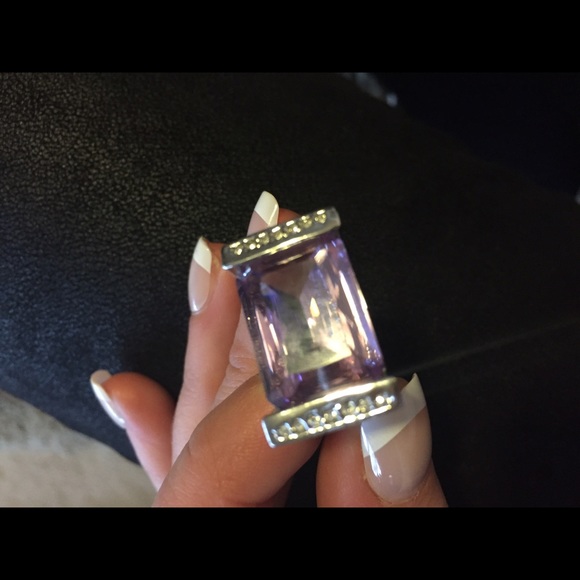 Faux amethyst cocktail ring - Picture 2 of 4