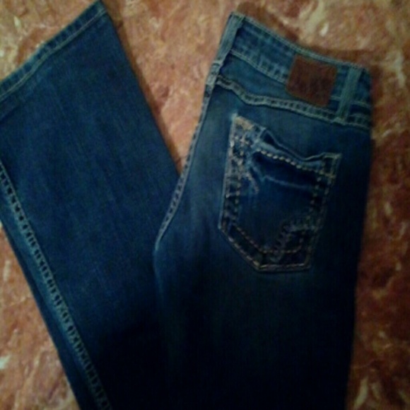 BKE distressed boot cut jeans size 28/ 33.