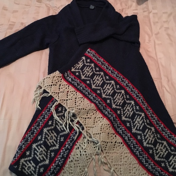 Dark blue/red/tan shawl