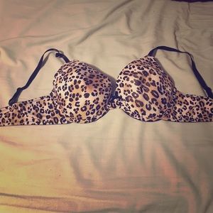 Leopard print tee shirt bra