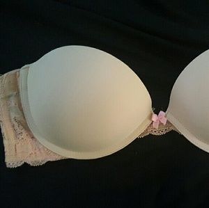 Strapless push-up bra