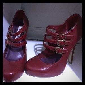 Scarlet Steve Madden heels 6 1/2