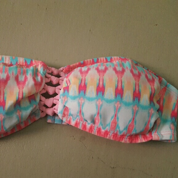 Strapless bikini top