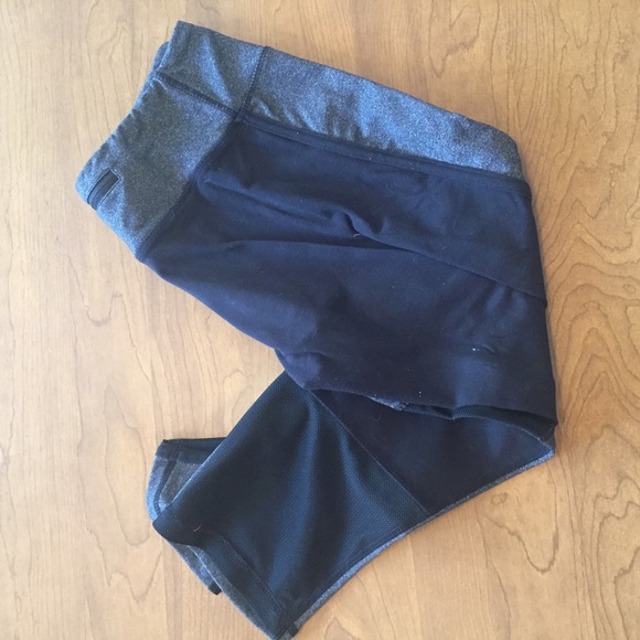 Gray and black Crop leggings - UNKNOWN brand.