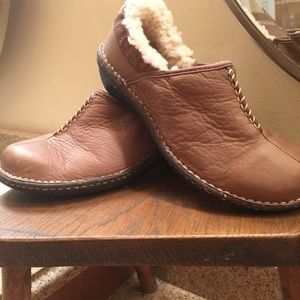 UGG LEATHER SLIP ONS