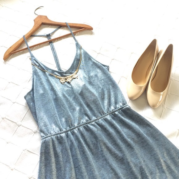 I'm in Love with Derek Dresses & Skirts - NWOT Shimmery Dress