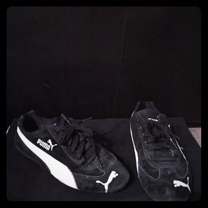 Black Puma Tennis Shoes