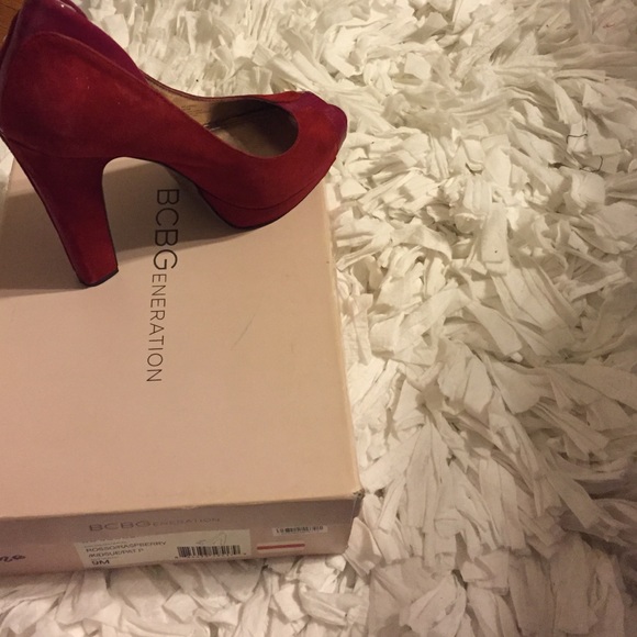Dress up or dress down pumps, worn a few times