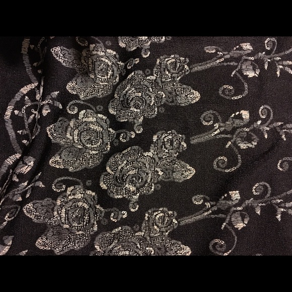 Beautiful long silver and black skirt - Picture 4 of 4