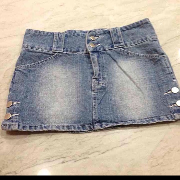 Denim skirt