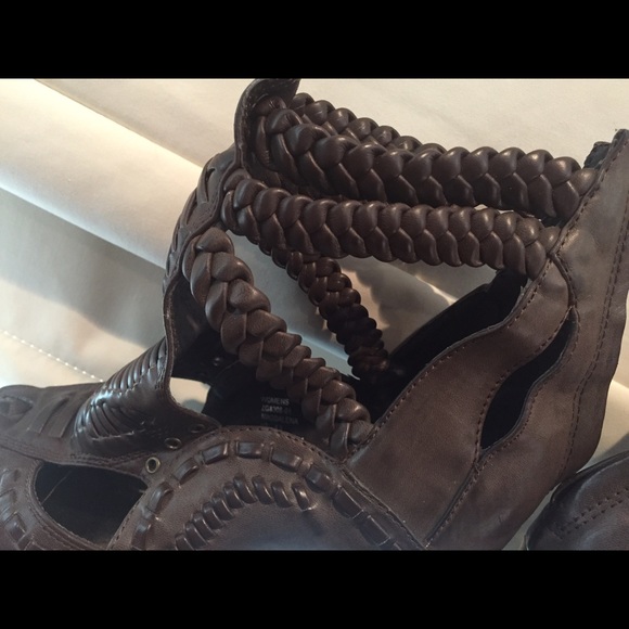 Platform heels - Picture 2 of 4