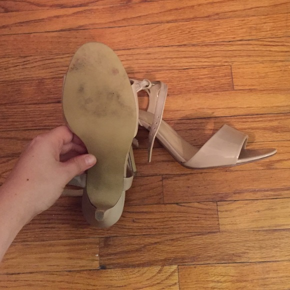 Nude heels! - Picture 2 of 2