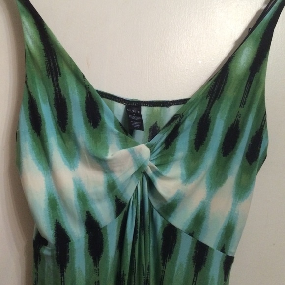 Dress - Picture 3 of 4