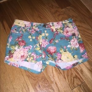 Cute floral shorts