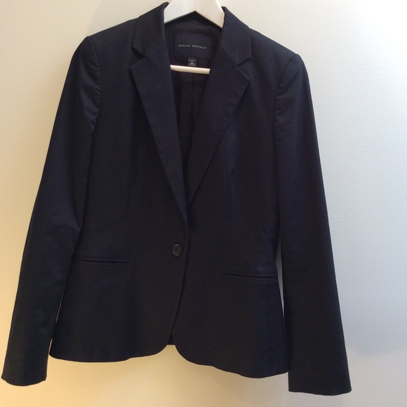 Chic Black Blazer - Picture 3 of 4