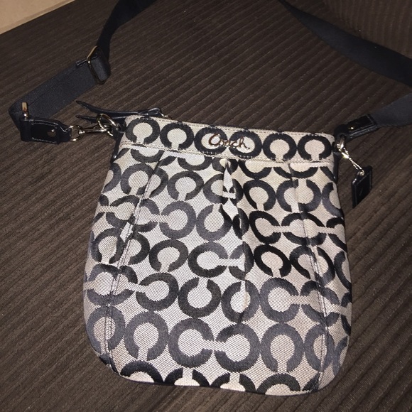 Coach Handbags - ✂️. Flash Sale Black Coach Swing Bag