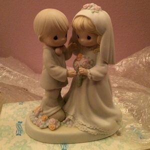Precious Moment Wedding Statue