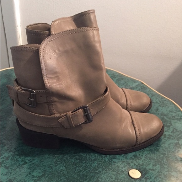 Rocket dog boots size 7 1/2
