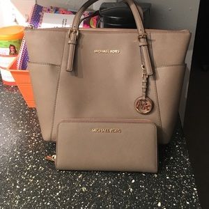 Michael Kors tote with matching wallet
