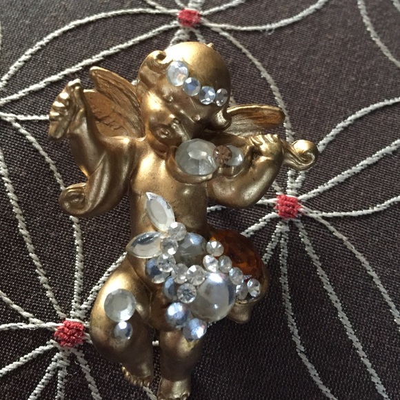 Jewelry - Angel brooche