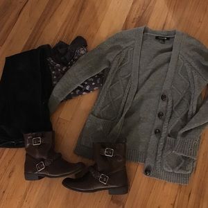 ✨HP 1/25✨ Oversized knit grey cardigan!!